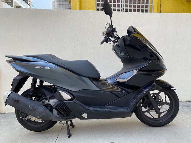 写真] 2022-Honda_PCX_05 │ 〈アーカイブ〉ホンダPCX/e:HEV ['22後期  新型バイクカタログ]：原付二種スクーターのベストセラー│WEBヤングマシン｜新車バイクニュース