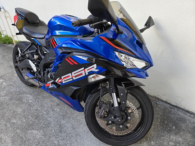 ジュウレンジャー 250㏄】カワサキ ニンジャZX25R：沖縄レンタルバイクのインリンク